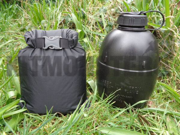 Exped-01-canoe-dry-bag-00.jpg