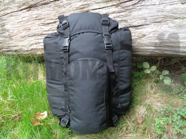 HALO-parachute-pack-00.jpg