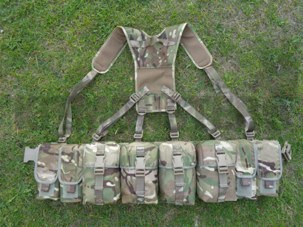 MTP-MOLLE-Webbing-Bravo-M-00.jpg British military issue MTP MOLLE webbing set bravo model