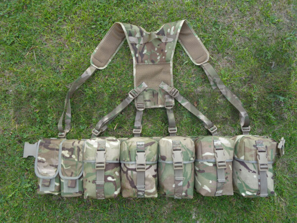 MTP-MOLLE-Webbing-Charlie-M-00.jpg British military issue MTP MOLLE webbing set charlie model