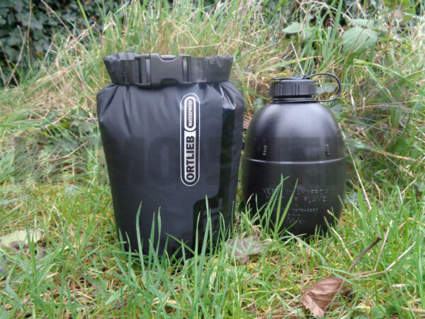 Ortlieb-Ultra-Light-Canoe-Bag-1.5-00.jpg